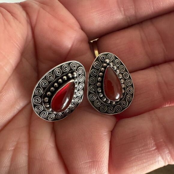 Vintage 925 Silver Balinese Earrings With Carnelian Stones - Picture 6 of 7